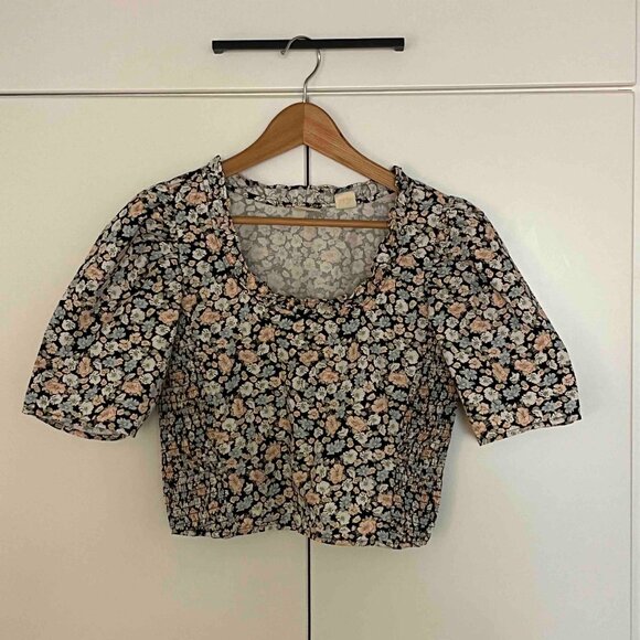Levi's Cropped Floral Top w/ Puffed Sleeves M - Picture 3 of 6